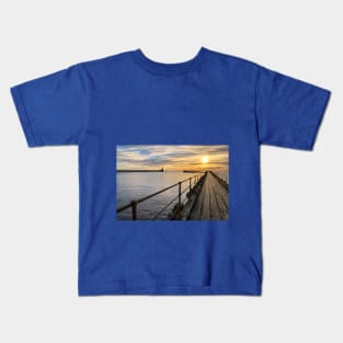 January sunrise at the mouth of the River Blyth - Landscape Kids T-Shirt